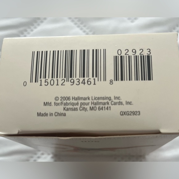 Brand new in box 2006 Hallmark ornament - Picture 3 of 5